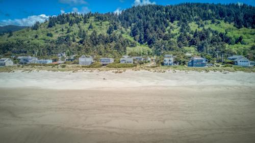 Tierra Del Mar House | Relax at Sea-Esta in Tierra Del Mar - Pet Friendly Stay!
