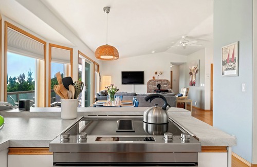 Manzanita House | Family-Friendly Sea Esta: Oceanfront Retreat with Games
