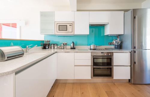 St Ives Cottage | Sea Fever: Breathtaking Views & Private Balcony Retreat