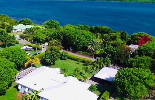 Fitches Creek House | Oceanfront Sea Foam Villa with Pool & Pet-Friendly Perks