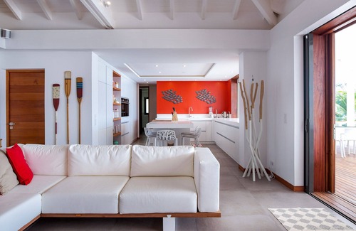 Cul de Sac Villa | Remarkable 6-Bedroom Villa with Private Pool & Scenic Views