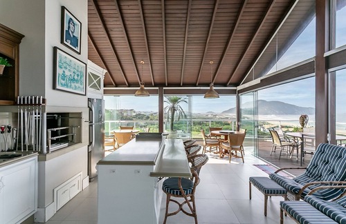 Santinho Apartment | Seaside Penthouse with Pool & High-Speed Wi-Fi Access