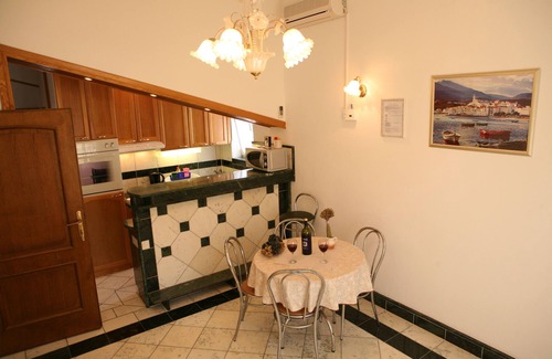 Slatine Apartment | Beachfront Stone House with Ocean Views and Family Amenities