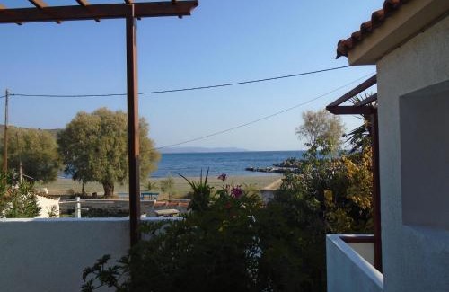 Tavari House | Ocean View Two Bedroom House in Lesvos – Guest Rated 9/10