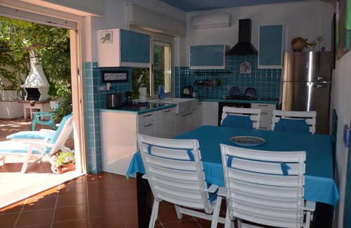 Mondragone Apartment | Oceanfront Villa Ferrero Domus Mariis: 9.6/10 Guest Rated