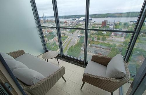 Klaipeda Apartment | Sea Gate Apartment: Top-Rated Family Getaway on 20th Floor