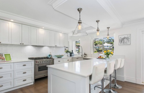 Mosman House | Family-Friendly Sea Gem on Balmoral Slopes with Kitchen