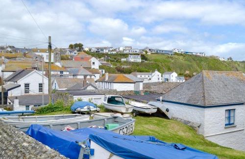 Gorran Haven House | Discover Sea Haven - Family and Pet-Friendly Getaway