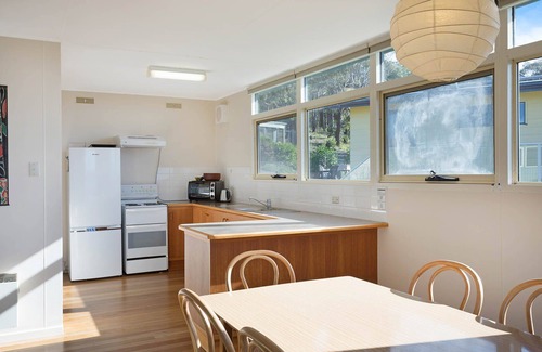 Pambula Beach Cabin | Sea Home with Scenic Views - Pet Friendly & Family-Friendly