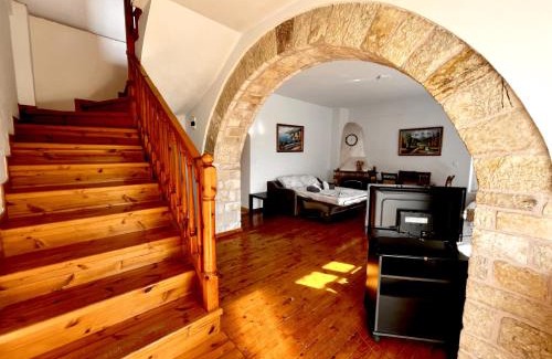 Jala House | Experience Oceanfront Comfort at Alexis House Hotel