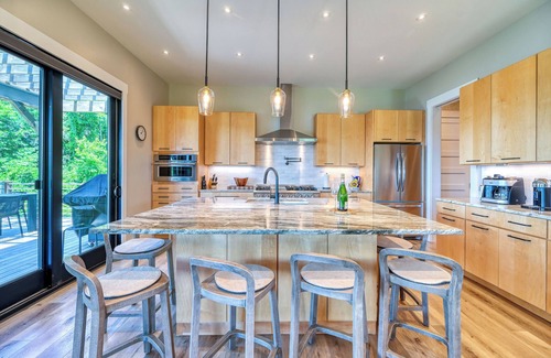 Hampstead House | Sea La Vie: Waterfront 4BR Luxury Home for Nature Lovers w/Private Boat Dock