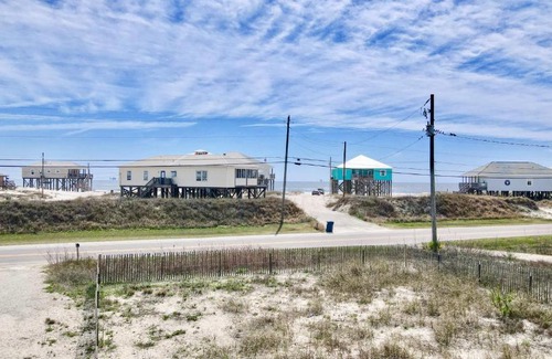 Silver Cay House | Discover Sea Level: Family and Pet-Friendly Retreat