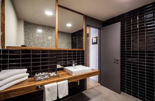 Nahariya Hotel | Relaxing Sea Life Nahariya with Pool, Spa & Family Amenities