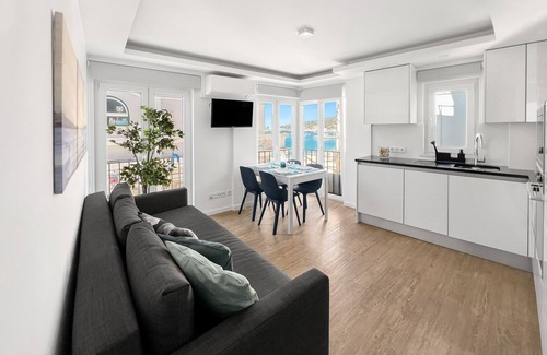 Sesimbra Apartment | Sea Light Apartment - 20 m from the beach and bay view