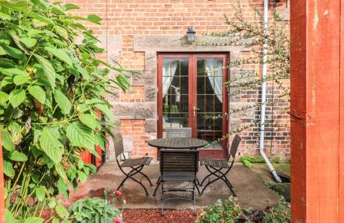 Berwick-upon-Tweed House | Sea Lily: 4-Star Retreat with Family and Pet-Friendly Vibes