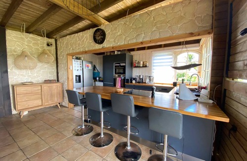 Sainte-Anne House | Sea Lodge: Your Ideal Vacation Retreat with Breathtaking Views