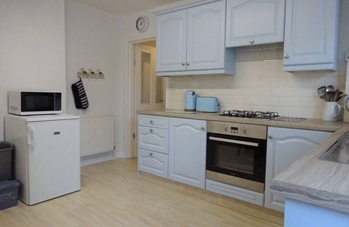 Exmouth Apartment | Oceanfront Retreat - 2 Bedroom Flat by the Sea!