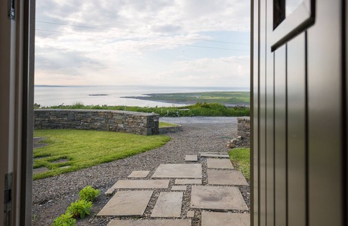 Doolin Cottage | Sea Mist, Idyllic Setting overlooking the Atlantic Ocean