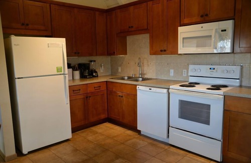 Punaluu Condo | Discover Colony I at Sea Mountain: Ocean Views & Spa Bliss