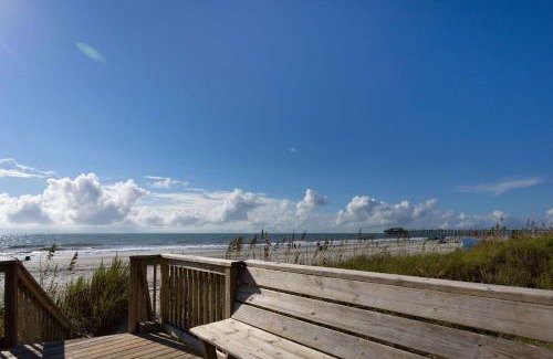 Garden City Resort | Oceanfront Sea Mystique Resort: Family-Friendly Getaway