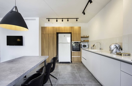 Ramat Hasharon Apartment | Top-Rated Comfort at Sea N' Rent - 23 Shderot Bialik