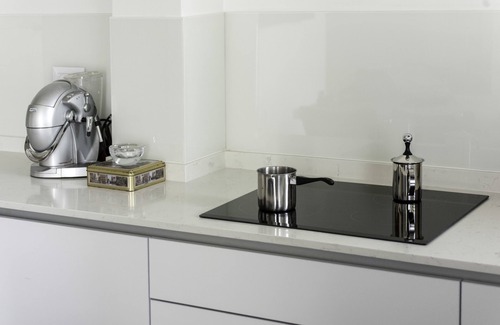 Ramat Hasharon Apartment | Top-Rated Comfort at Sea N' Rent - 23 Shderot Bialik