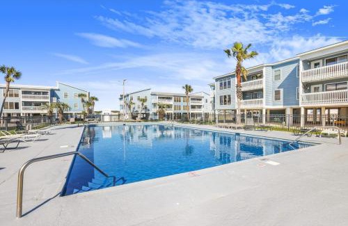 Gulf Shores House | Beachside Retreat: Sea Oats 102C with Pool & Ocean Views