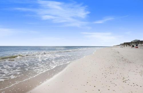 Gulf Shores House | Beachside Retreat: Sea Oats 102C with Pool & Ocean Views