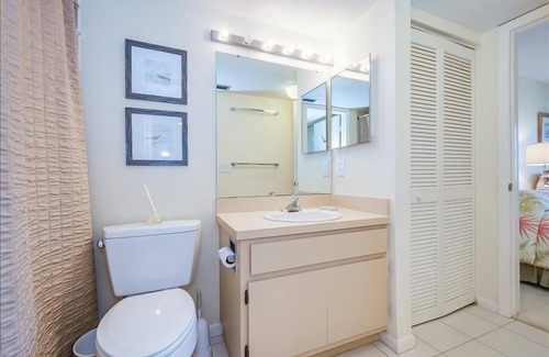 Downtown Boca Grande Historic District Condo | Ocean View Retreat: Sea Oats 336 with Pool Access