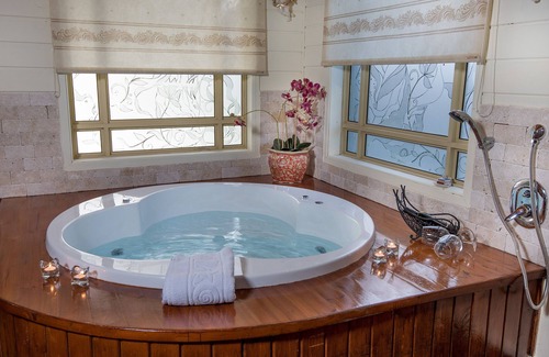 Ramot Cabin | Experience the Sea of Galilee with Panoramic Views & Spa