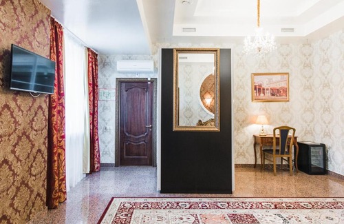 Sovetsky City District Apartment | Sea Palace Apartment: Family-Friendly with Breakfast & Hot Tub