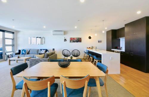 Stepneyville Apartment | Beachside Sea Path Apartment - 4-Star Family Getaway