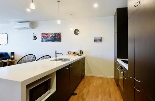 Stepneyville Apartment | Beachside Sea Path Apartment - 4-Star Family Getaway