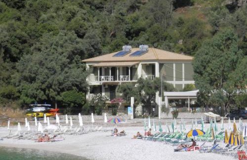 Mikros Gialos Apartment | Oceanfront Bliss at Sea Pebble Studios - Rated 9.2/10