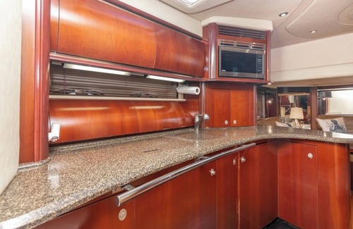 Seybold Boat Rental | Experience the Sea Ray 55 ft: Family-Friendly Getaway