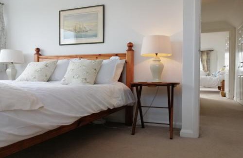 Thurlestone House | Sea Reach, Thurlestone with sea views, minutes from the beach