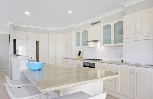 Manyana House | Oceanfront Retreat at Sea-renity - Rated 9.8/10 by Guests