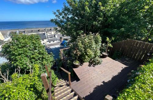 Douglas Apartment | Ocean View Retreat - Family-Friendly Self Catering Escape