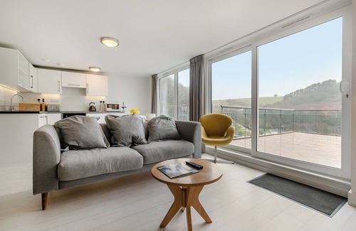 Millendreath Apartment | Unique Sea Retreat at Millendreath Beach Resort Awaits You