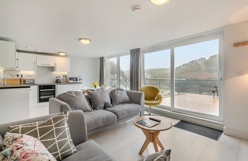 Millendreath Apartment | Unique Sea Retreat at Millendreath Beach Resort Awaits You