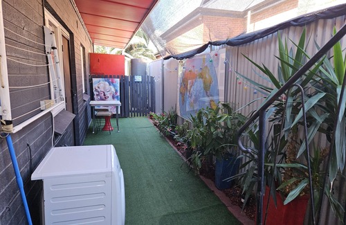 Semaphore House | Sea Retro Getaway: Oceanfront Oasis for Work and Play