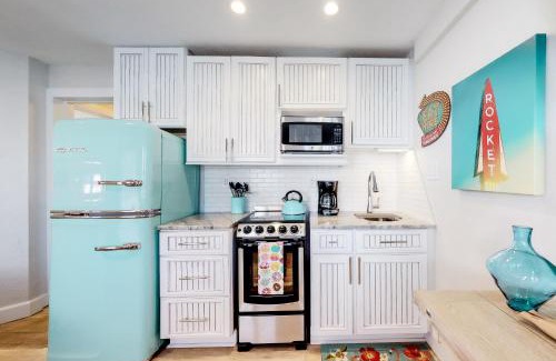 North Redington Beach Hotel | Oceanfront Retreat at Sea Rocket 8 - Family-Friendly Escape