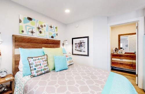 North Redington Beach Hotel | Oceanfront Retreat at Sea Rocket 8 - Family-Friendly Escape