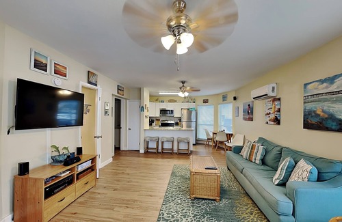 North Redington Beach House | Oceanfront Getaway: Sea Rocket with Pool & Spa Amenities