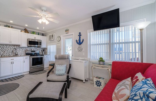 North Redington Beach House | Oceanfront Getaway: Sea Rocket with Pool & Spa Amenities