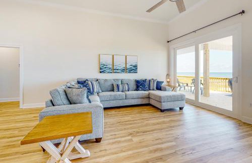 Dauphin Island House | Cozy Retreat at Sea's The Day - Pet & Child Friendly Stay