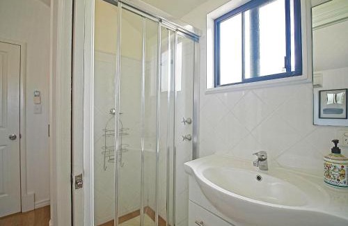 Dalrymple Apartment | Child-Friendly Sea Salt at Stansbury Apartment 3 Retreat
