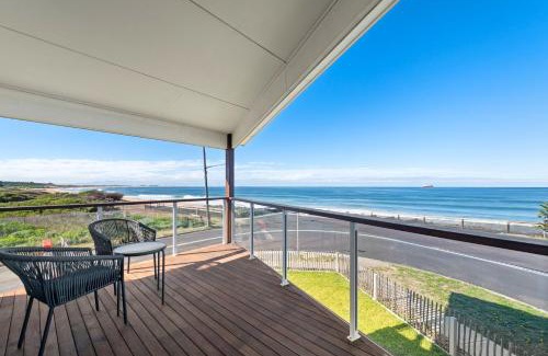 Stockton House | Tranquil Escape at Stockton: Poolside Family Retreat