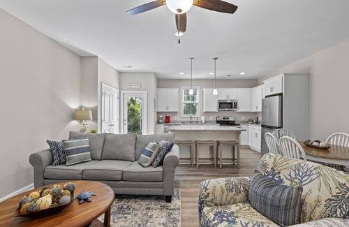 Morehead City House | Pet-Friendly Sea Shanty with Ocean Views & Pool Access