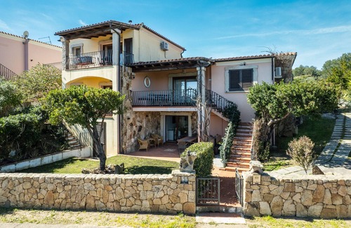 Pittulongu Apartment | Sea Shell 28: A Sea-View Escape with Family-Friendly Amenities